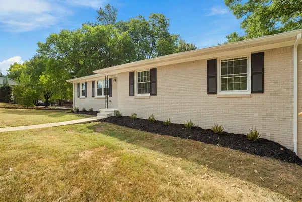 1308 Bagley Dr, Fayetteville, TN 37334