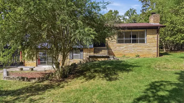 2470 Eastbrook Rd, Estill Springs, TN 37330