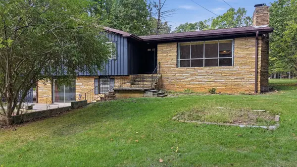 2470 Eastbrook Rd, Estill Springs, TN 37330