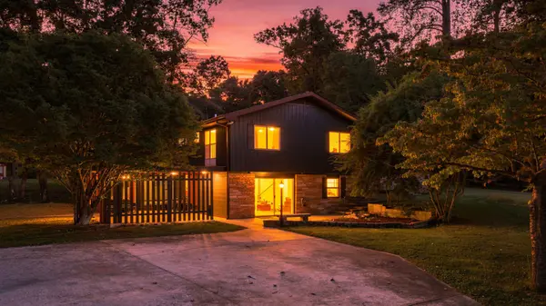 2470 Eastbrook Rd, Estill Springs, TN 37330