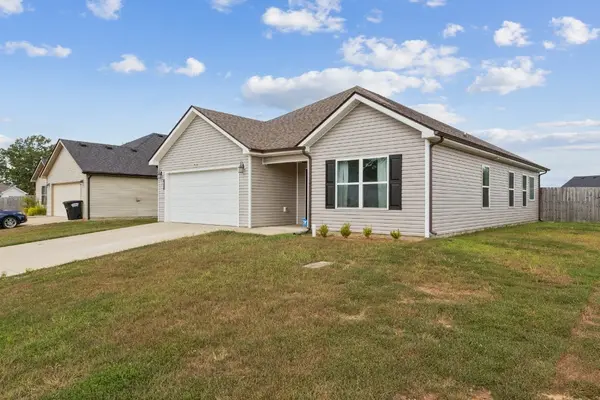 1571 Parkside Dr, Clarksville, TN 37042