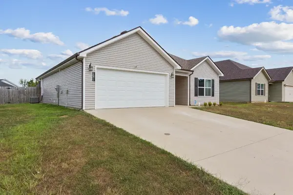 1571 Parkside Dr, Clarksville, TN 37042