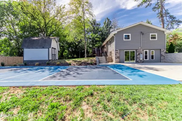 7630 Luscombe Drive, Knoxville, TN 37919