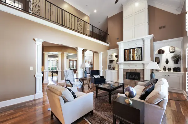 57 Lake Pointe Dr, Jackson, TN 38305