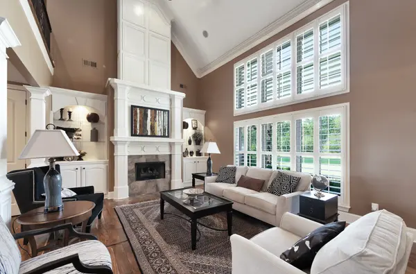 57 Lake Pointe Dr, Jackson, TN 38305