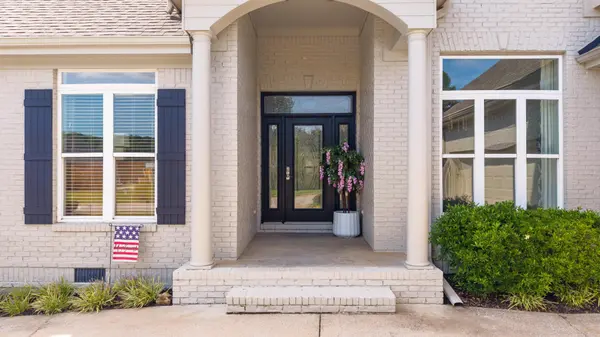 9133 Crystal Brook Drive, Apison, TN 37302