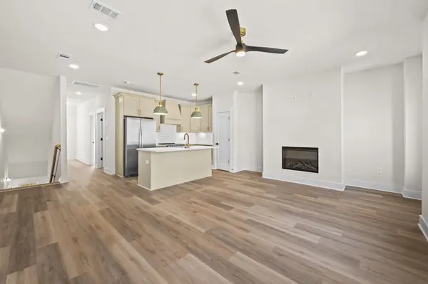 1016 W Kirkland Ave #C, Nashville, TN 37216