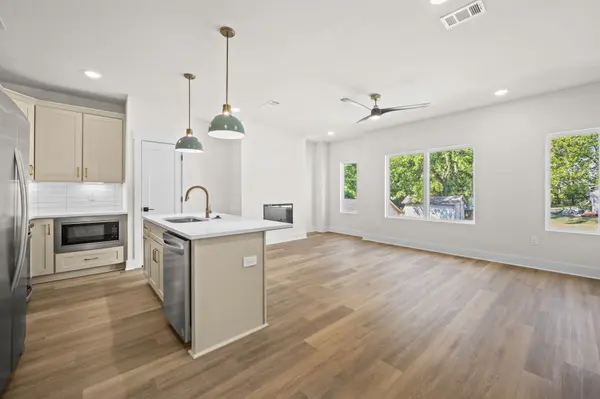 1016 W Kirkland Ave #C, Nashville, TN 37216