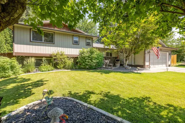 11806 N Guinevere Dr, Spokane, WA 99218
