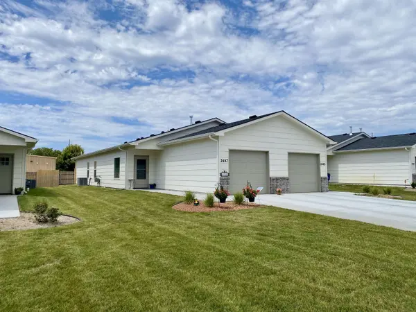 2447 W MacArthur Ct, Wichita, KS 67217
