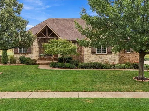 1202 Rolling Hills Dr, Augusta, KS 67010