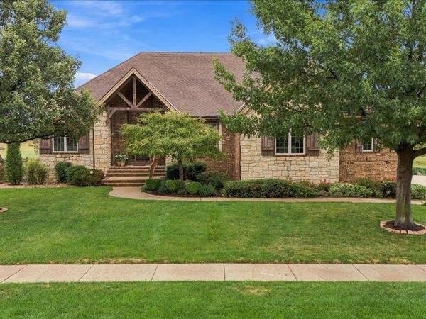 1202 Rolling Hills Dr, Augusta, KS 67010
