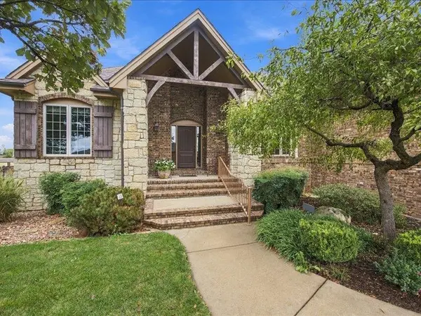 1202 Rolling Hills Dr, Augusta, KS 67010