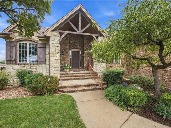 1202 Rolling Hills Dr, Augusta, KS 67010