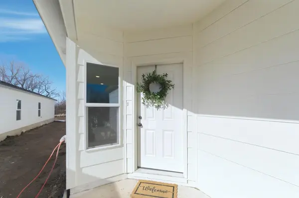 1725 N Main St, Rose Hill, KS 67133