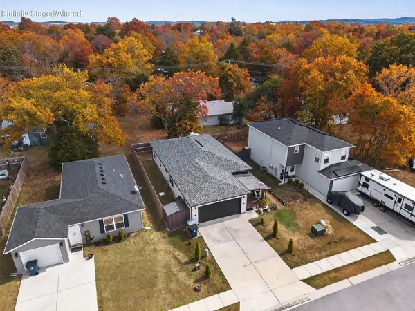 181 Oakwood Estates CT, Hollister, MO 65672