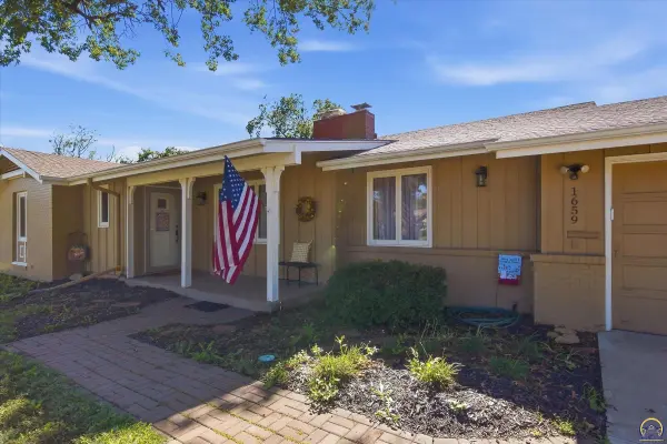 1659 SW Withdean RD, Topeka, KS 66611