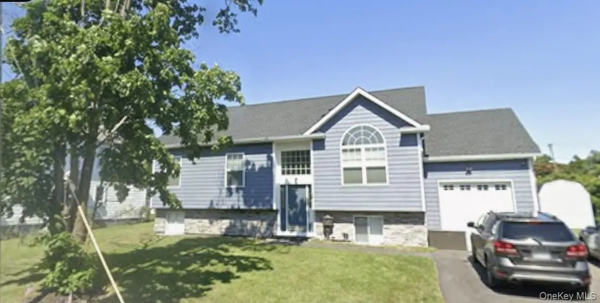 18 Miramar AVE, East Patchogue, NY 11772