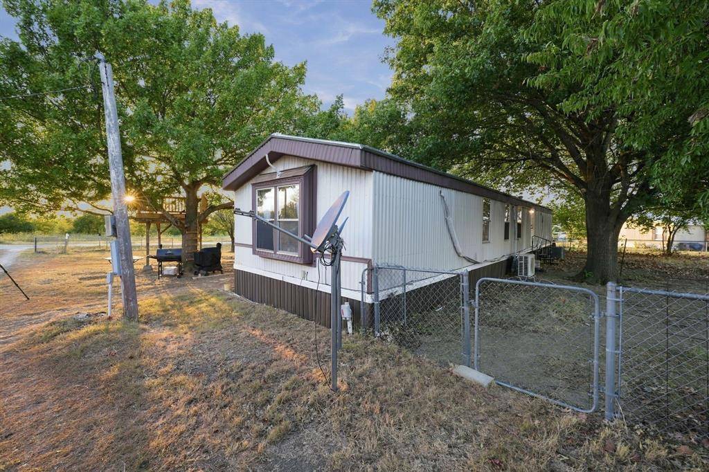 1206 Toby Street, Alvarado, TX 76009