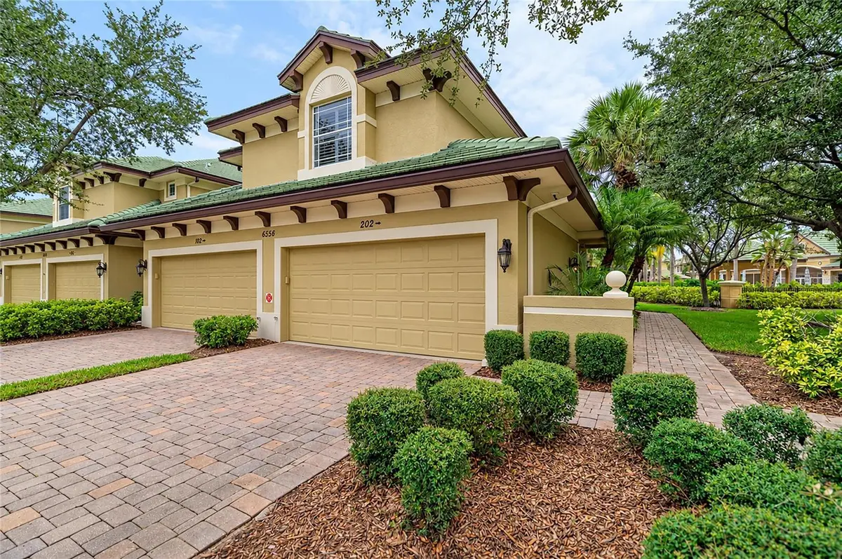 6556 MOORINGS POINT CIR #202, Lakewood Ranch, FL 34202