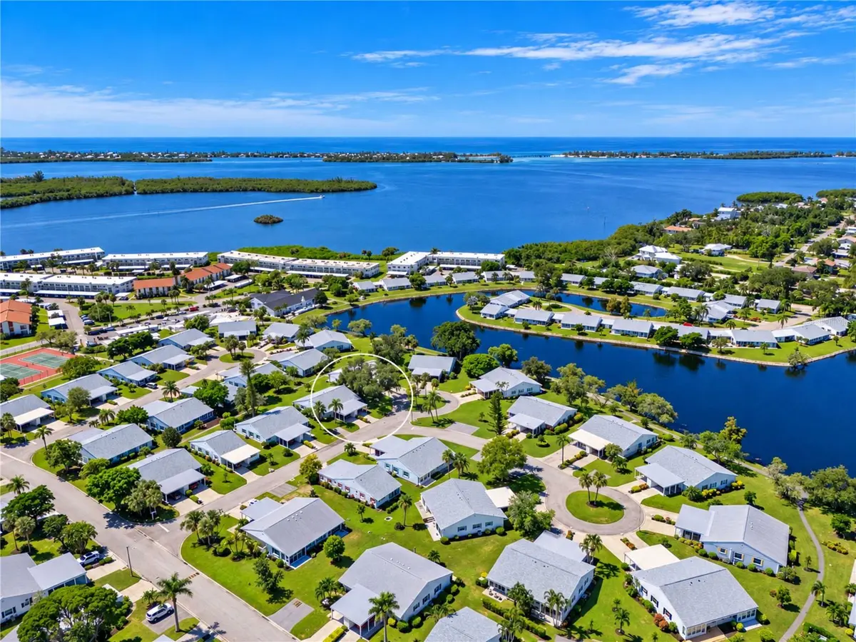 9416 CONCORD CIR, Bradenton, FL 34210