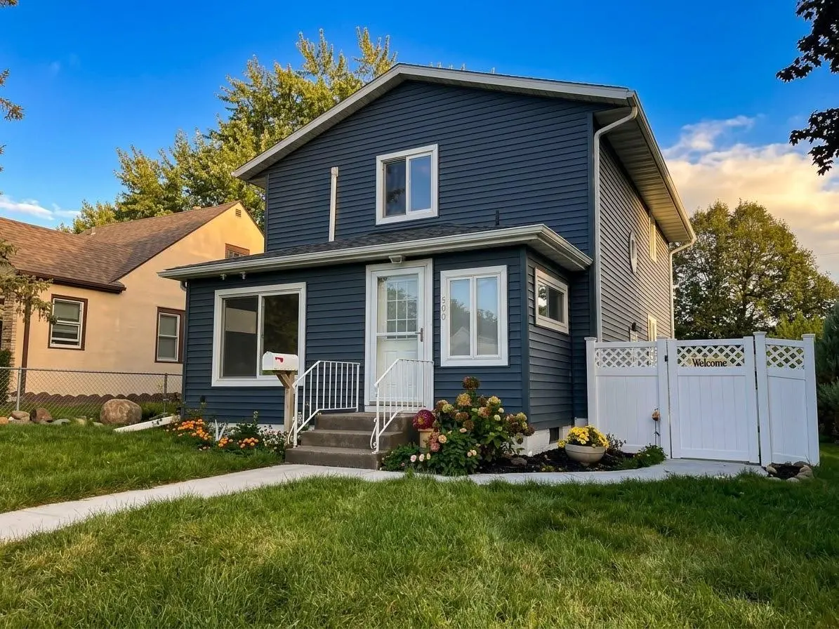 909 8th AVE S, South Saint Paul, MN 55075