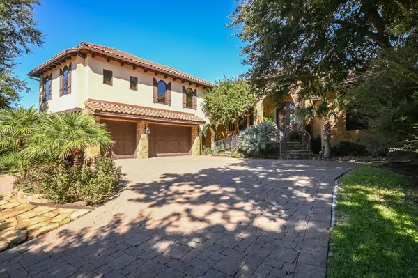 120 Applehead Island DR, Horseshoe Bay, TX 78657