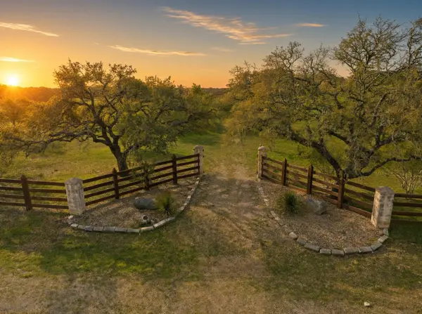 415 E Bartlett DR, Buda, TX 78610