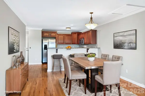 73 Rotunda CIR, Asheville, NC 28806