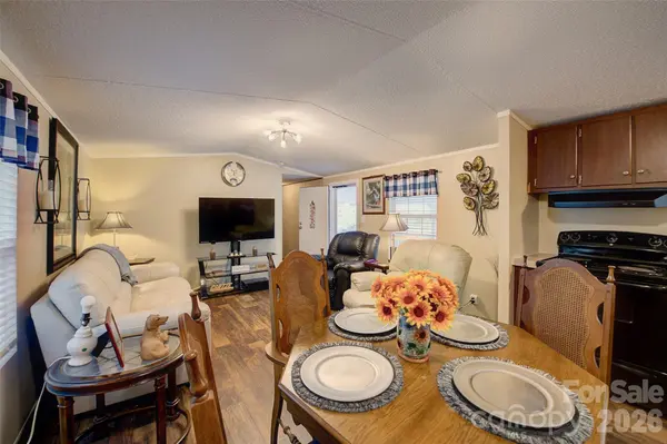 120 Ed Young RD, Burnsville, NC 28714