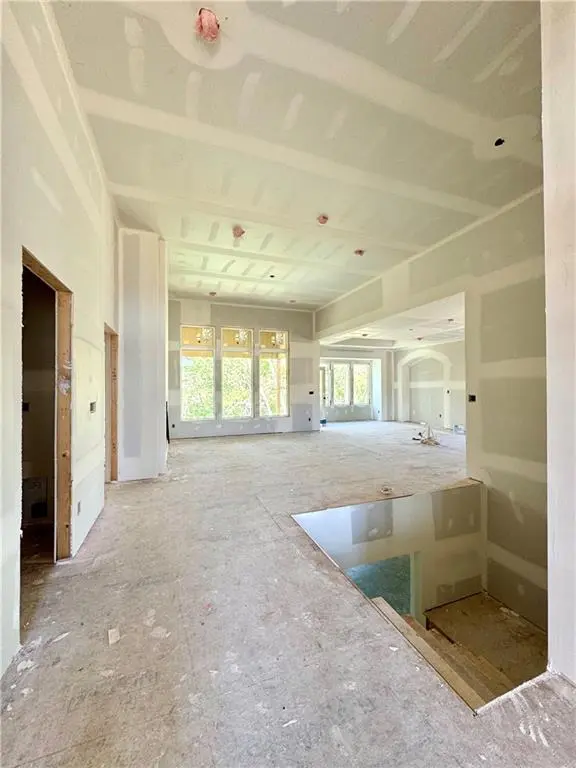 8508 NW 90th TER, Kansas City, MO 64153