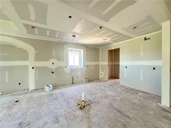 8508 NW 90th TER, Kansas City, MO 64153