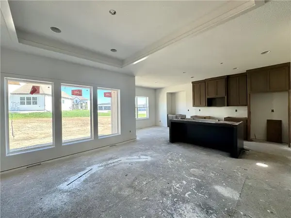 8413 NW 90th TER, Kansas City, MO 64153