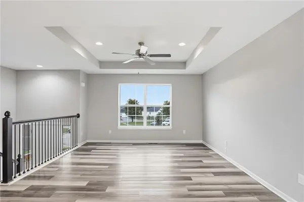 21806 Lucca CIR, Peculiar, MO 64078