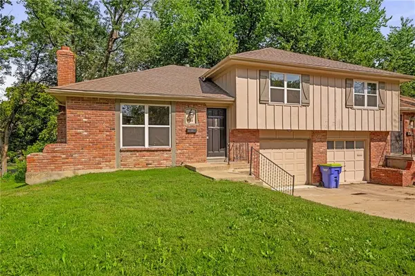 9302 W 83rd ST, Overland Park, KS 66204