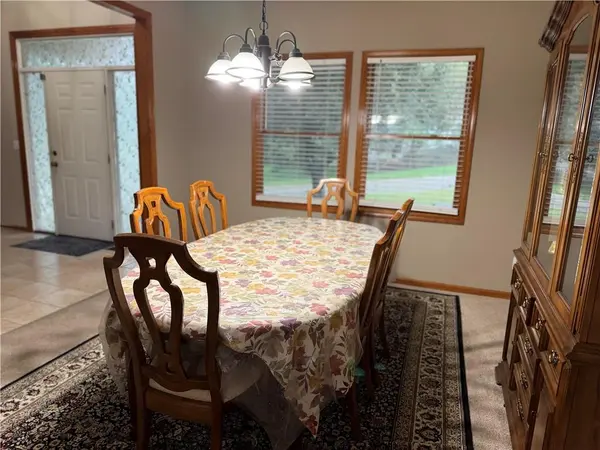 5904 Albervan ST, Shawnee, KS 66216
