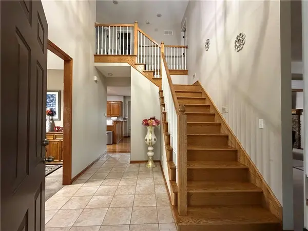 5904 Albervan ST, Shawnee, KS 66216