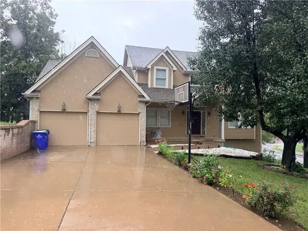 5904 Albervan ST, Shawnee, KS 66216
