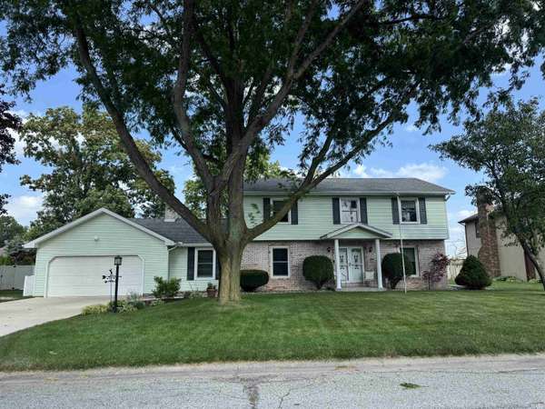 52566 Farmingdale DR, Granger, IN 46530
