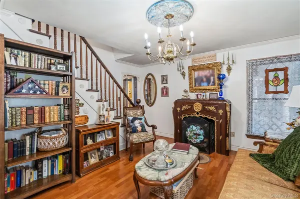 92 Jennings AVE, Patchogue, NY 11772