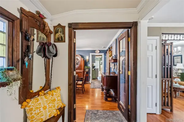 92 Jennings AVE, Patchogue, NY 11772