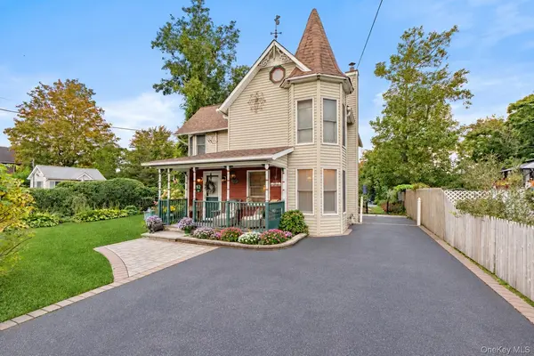 92 Jennings AVE, Patchogue, NY 11772