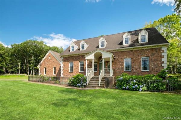 46 Skyhigh RD, Putnam Valley, NY 10579