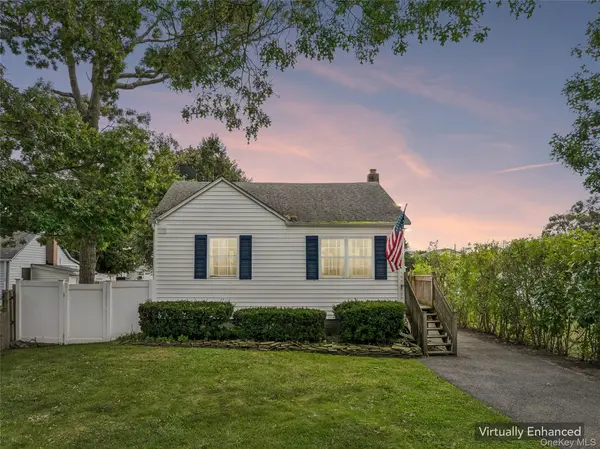 82 Rugby DR, Shirley, NY 11967