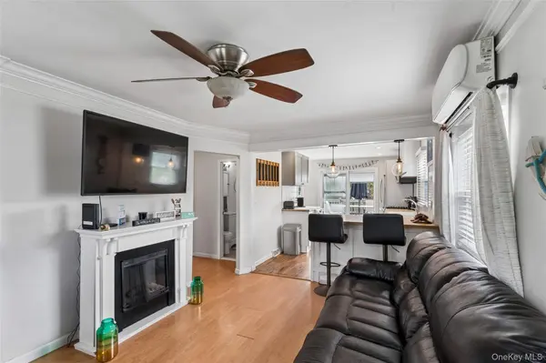 82 Rugby DR, Shirley, NY 11967