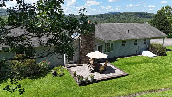 43 Schuman RD, Call Listing Agent, PA 18415