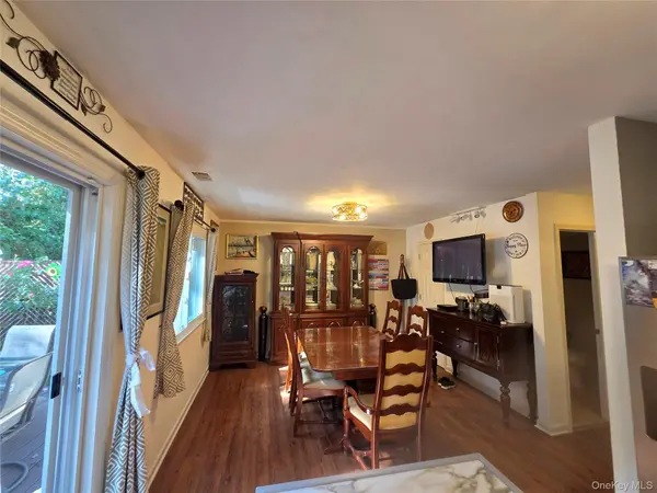 133 Fieldstone CT, Middle Island, NY 11953