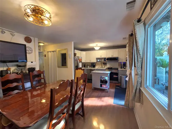 133 Fieldstone CT, Middle Island, NY 11953