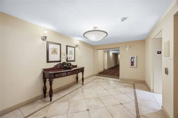 1064 N TAMIAMI TRL #1406, Sarasota, FL 34236