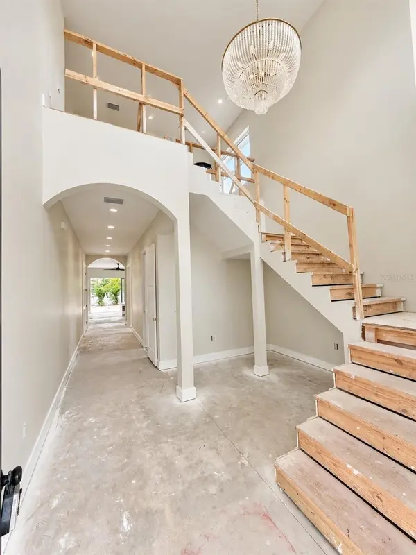 205 N WOODLYNNE AVE, Tampa, FL 33609